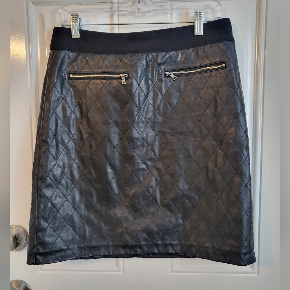 Ann Taylor Quilted Faux Leather Pencil Skirt Size 6 Black - Picture 5 of 10
